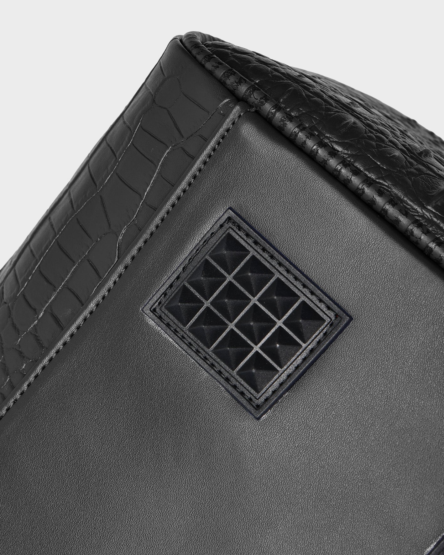 LA Staple Duffle Bag in Black - Image 4