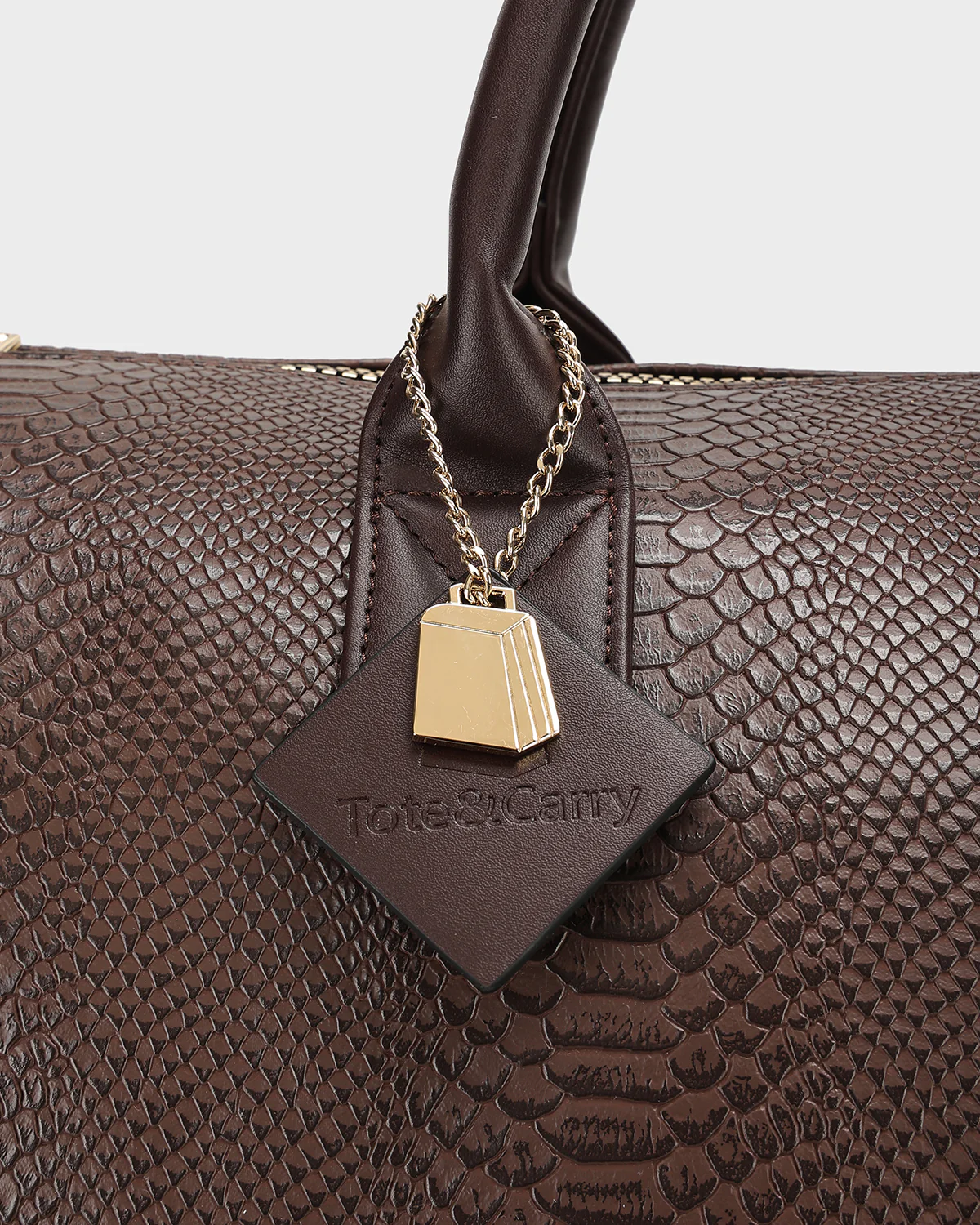 Signature Weekender Duffle Bag in Chocolate - Image 9