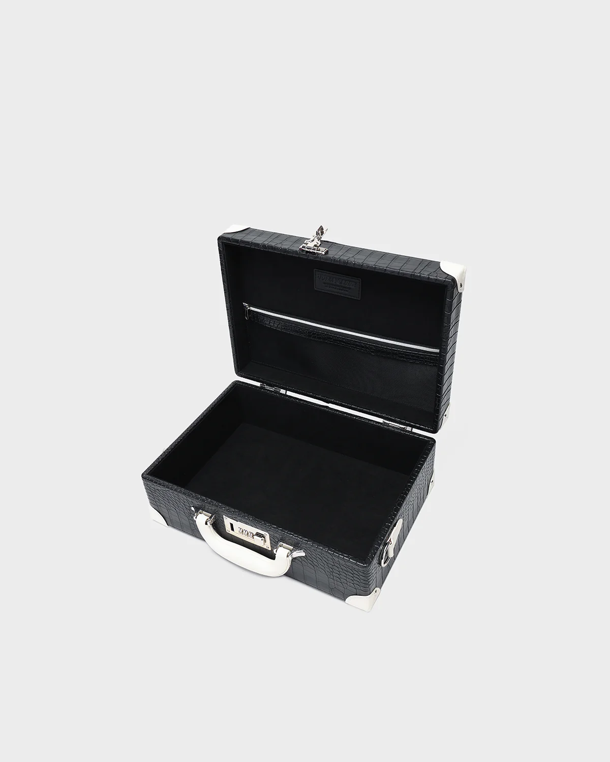 T&C Bastion Briefcase in Black - Image 6