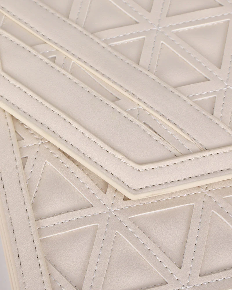 First Class CEO Briefcase in Creme - Image 9